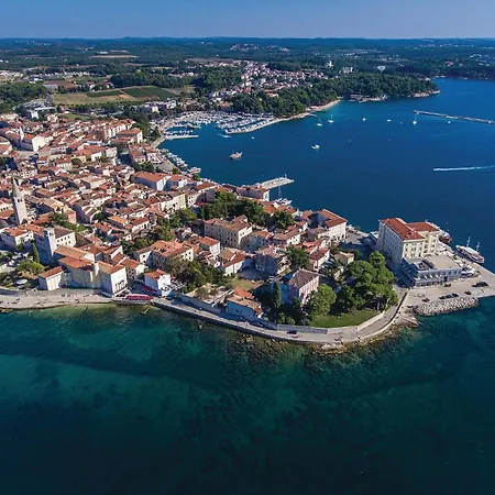 Beautiful Home In Tar Vikendica Porec